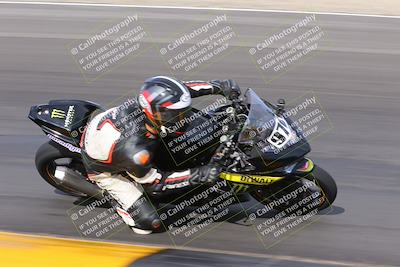 media/Nov-05-2022-SoCal Trackdays (Sat) [[f8d9b725ab]]/Turn 15 Inside (145pm)/